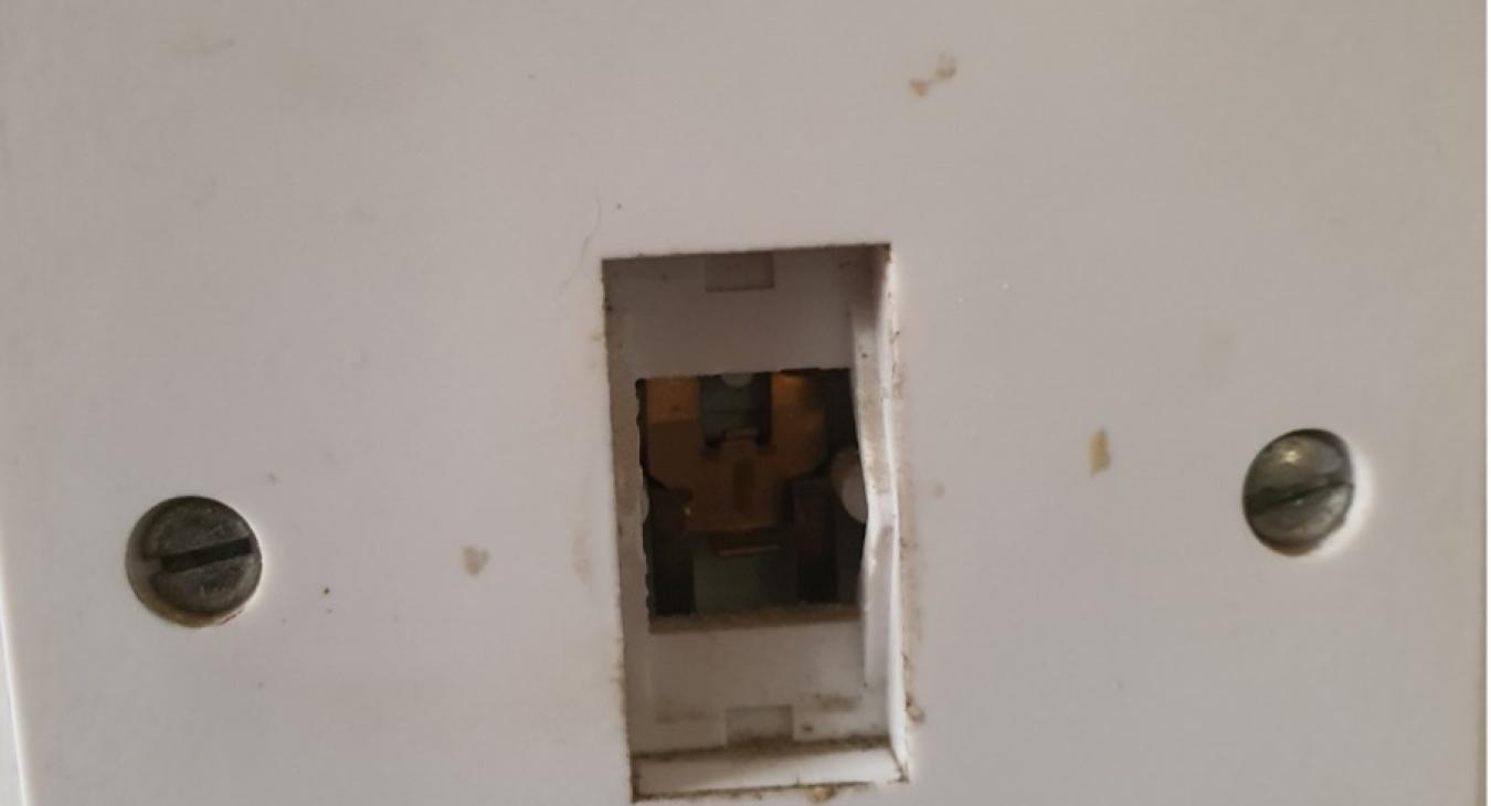 Broken Light Switch Electrical Faults Fixed